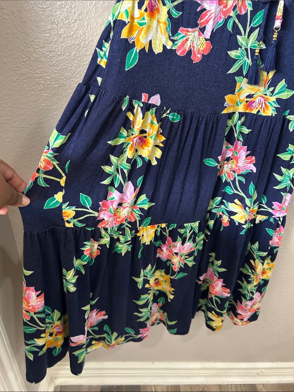 Tommy Bahama Women’s Navy Floral Maxi Dress Tropical Blooms Sz S Vacay TC0024 - Picture 7 of 8